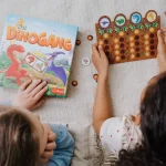 R25B / 3/4 (02080) Joc de masa"Dinogang" - imagine 4