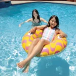 INTEX Cerc gonflabil “Vârtej” D 91 cm cu mânere, până la 60kg, 9+, 2 culori - imagine 3