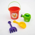 Set de joacă cu nisip Nr.1 (găleată, stropitoare, lopățică, greblă) (170×175×210 mm) (013555/2)